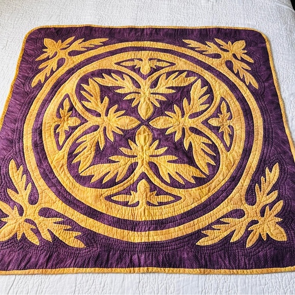 40”x40” Vintage Homemade Hand Stitched Quilted Throw . - Picture 2 of 6